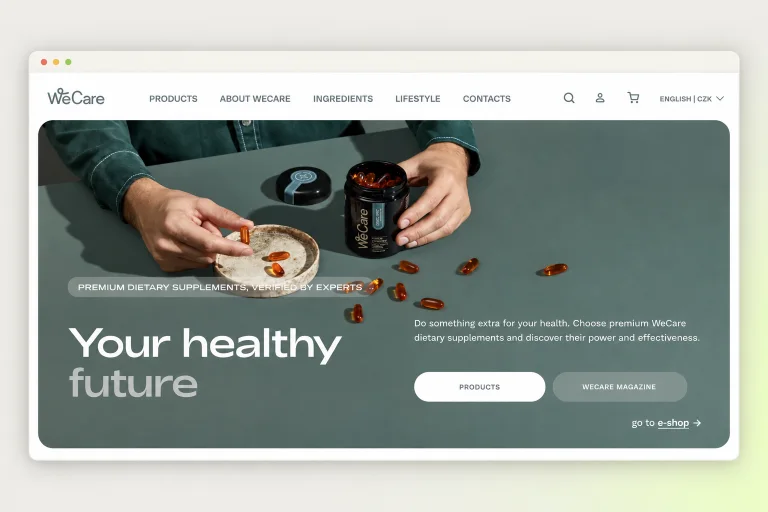 Náhľad e-shopu WeCare s tlmenou zelenou úvodnou sekciou a produktmi značky.